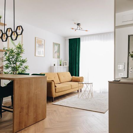 Tulip Apartment Nagyvárad Kültér fotó