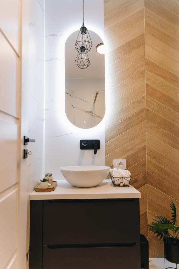 Tulip Apartment Nagyvárad Kültér fotó